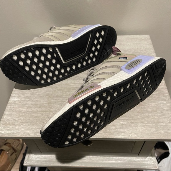Adidas - NMD_R1 - Picture 3 of 5